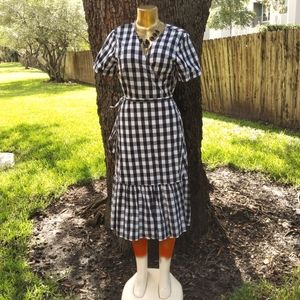 GAP checkerboard wrapDRESS size M NWT